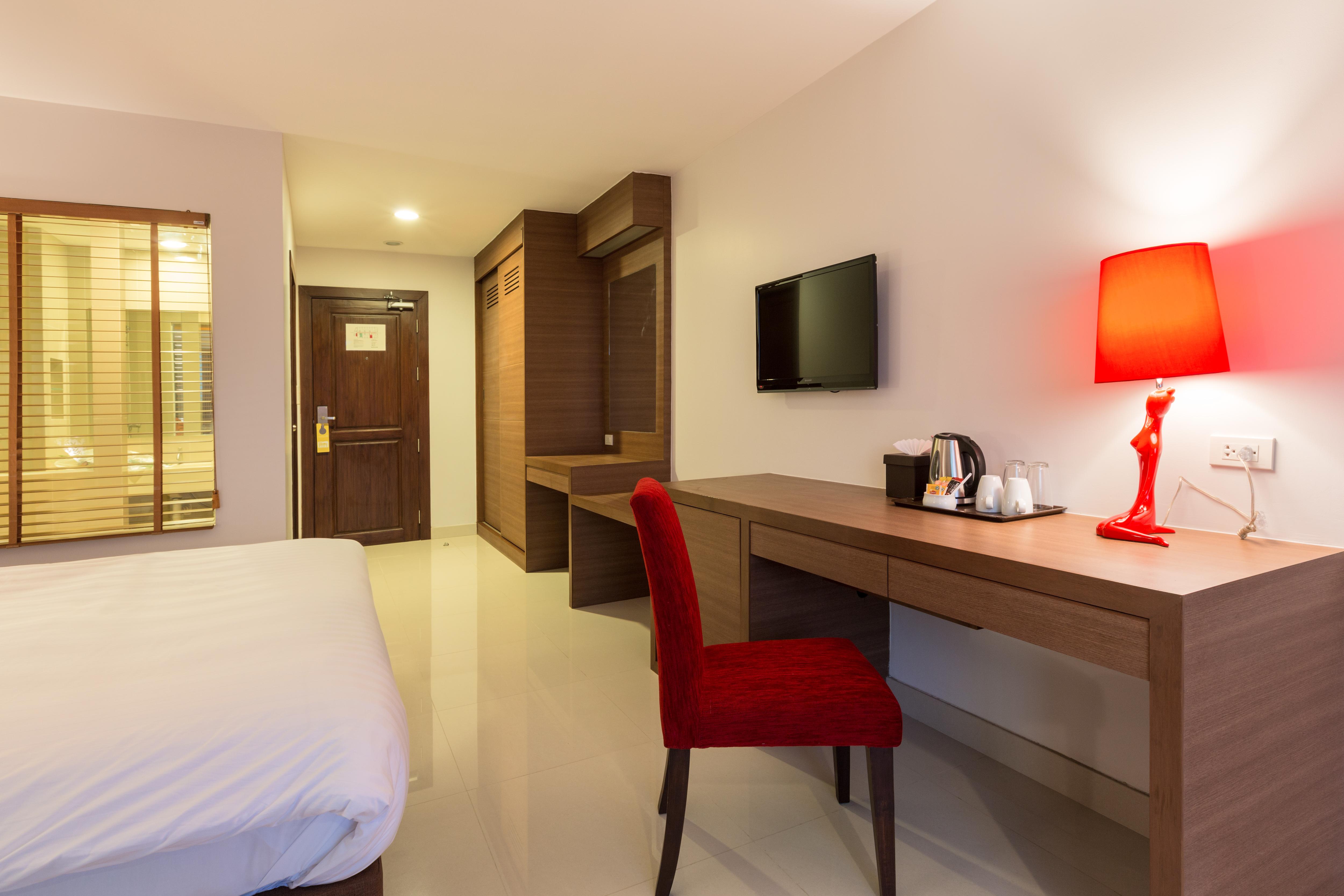 Riche Hua Hin Hotel - Sha Plus Luaran gambar