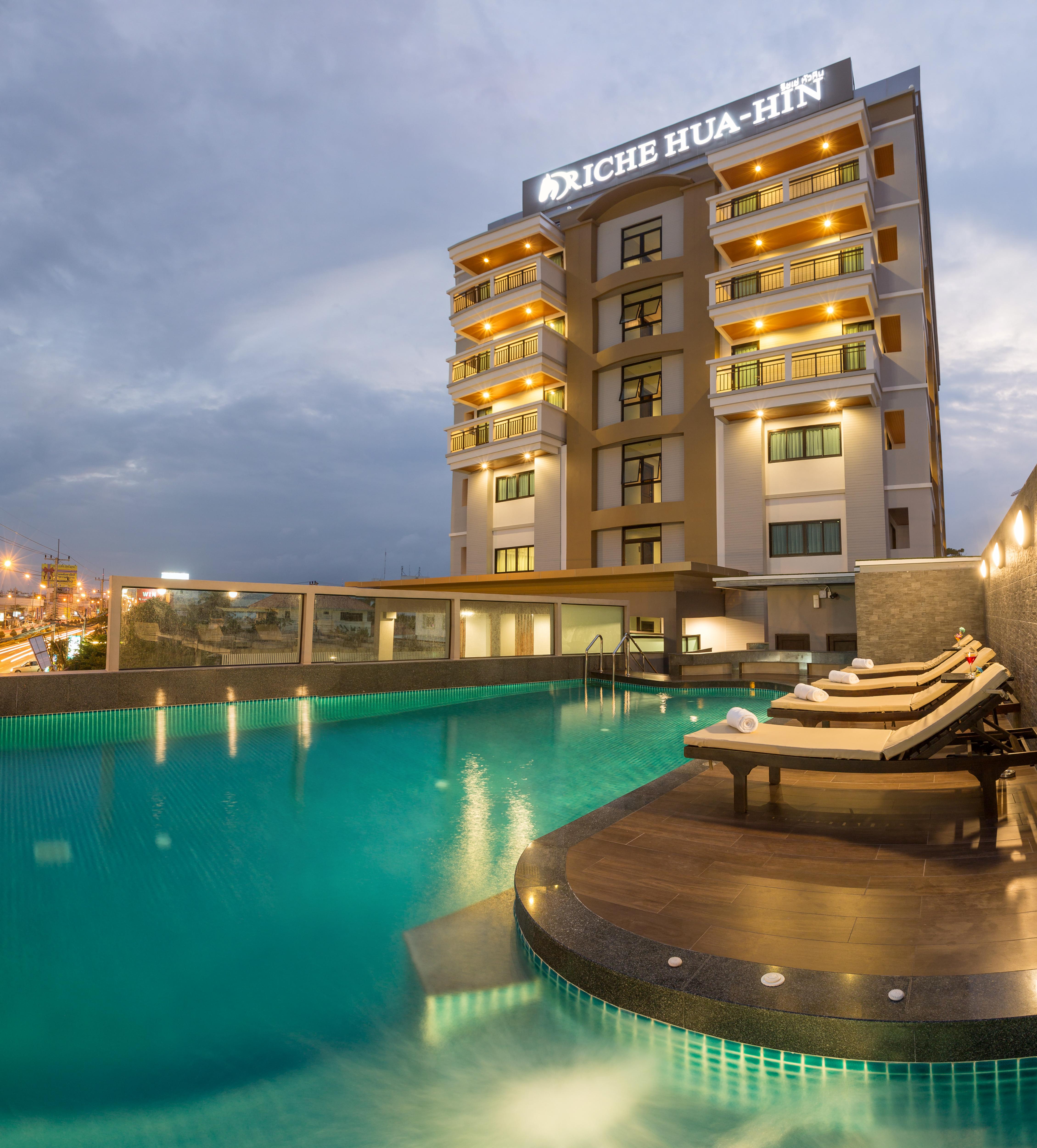 Riche Hua Hin Hotel - Sha Plus Luaran gambar